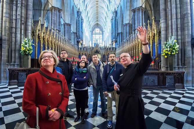 London: Westminster Abbey, Big Ben & Changing of the Guards Tour - Buckingham Palace exterior time, what you will learn even without entry tickets