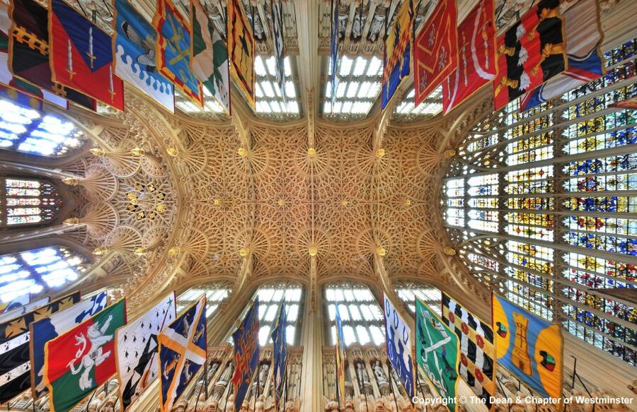 London: Westminster Abbey Guided Tour - Poets’ Corner: where literature and public life meet stone