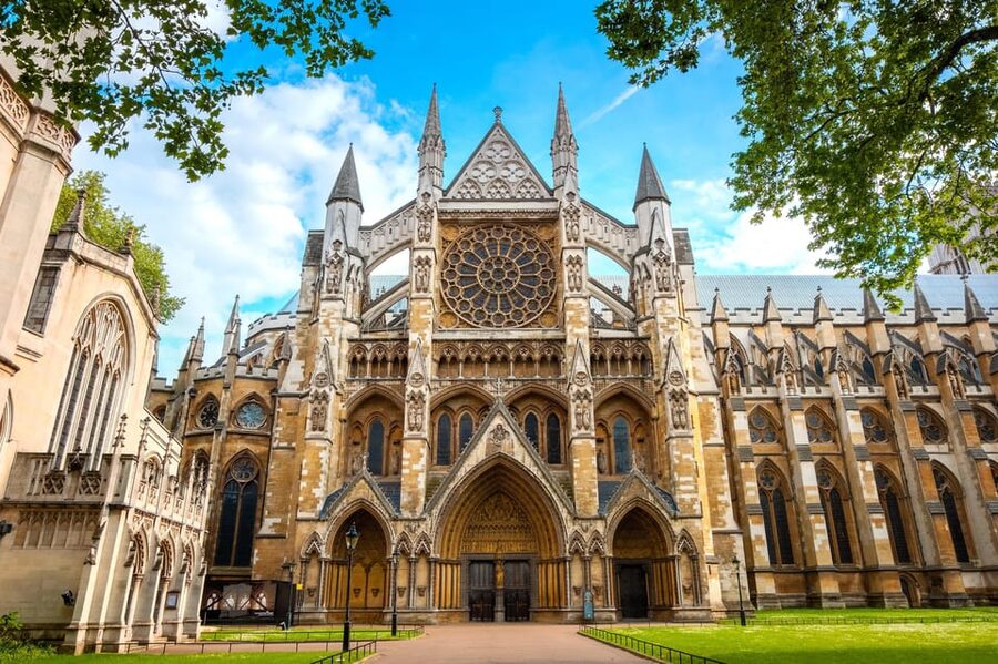 London: Westminster Abbey Priority Access & Guided City Tour - The Walking Route: Royal and Political London in a Tight Time Window