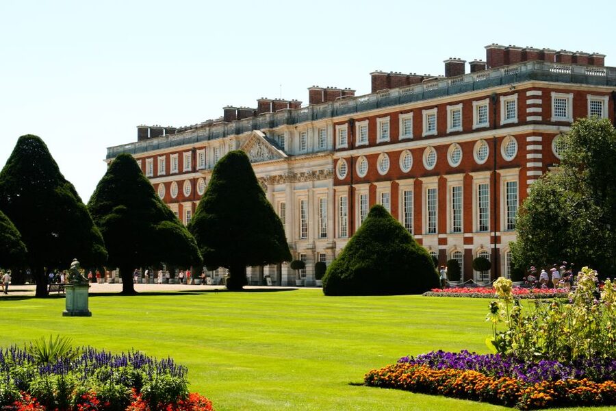 London: Windsor Castle & Henry VIII's Hampton Court Palace - Windsor Castle and St George’s Chapel: A Royal Day That Feels Big