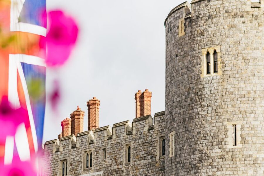 London: Windsor Castle, Stonehenge & Bath Full-Day Tour - Stonehenge Entry, Audio Guide Options, and the Real-Life Timing
