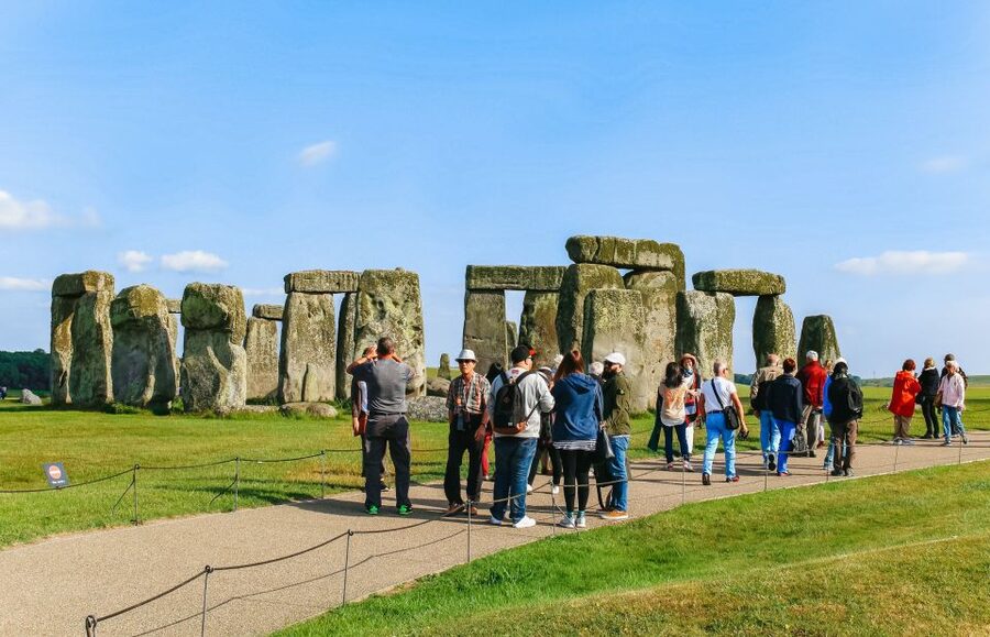 London: Windsor, Stonehenge, Bath, and Roman Baths Day Trip - Windsor Castle State Apartments: what you gain from going inside