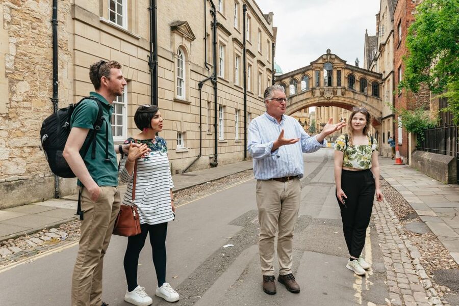 Oxford: City and University Tour, including college entry - Guide Style: What the Best Ones Do With Oxford Stories