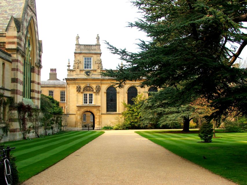 Oxford: Official University and City Walking Tour - Inklings pubs and Inspector Morse filming spots