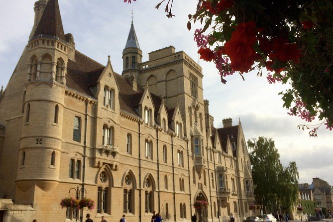 Oxford Official University & City Tour - Radcliffe Camera: The Quick Walk Around the Icon
