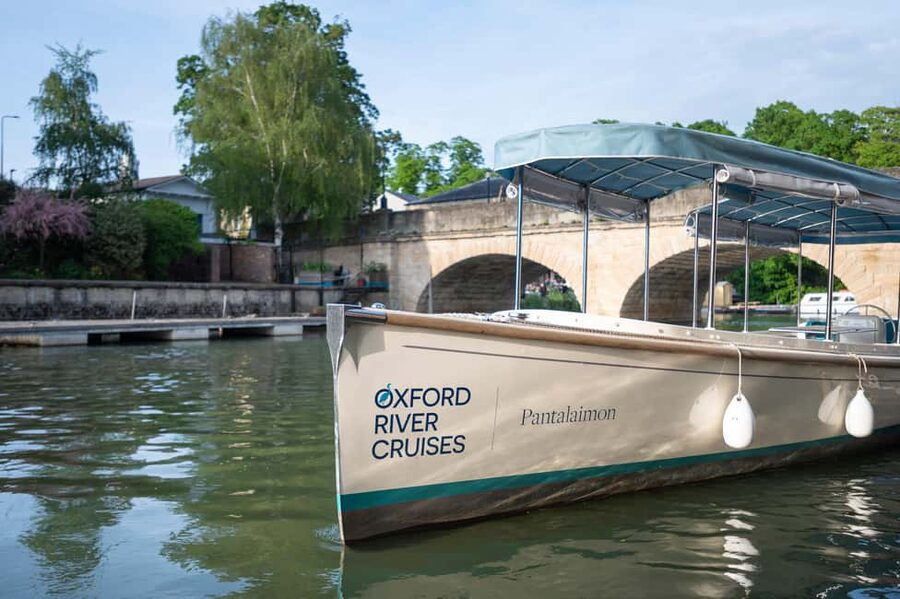 Oxford: Sightseeing River Cruise - How the skipper turns scenery into a story