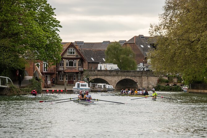 Oxford Sightseeing River Cruise Along The University Regatta Course - Sharing the Thames with rowers, punts, and university boats