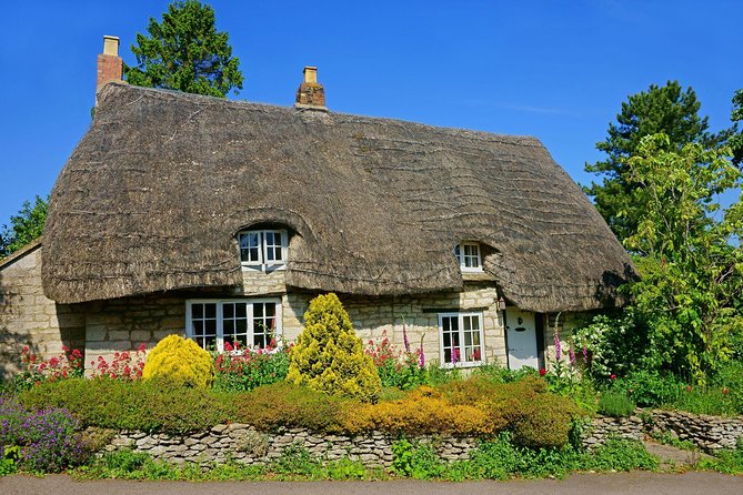 Oxford, Stratford, Cotswolds & Warwick Castle Tour from London - Stop 1: Warwick Castle, Medieval Theater Plus Practical Touring Time
