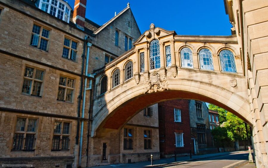 Oxford: University and City Walking Tour with Alumni Guide - How Long Should You Go, 2 Hours or 10?