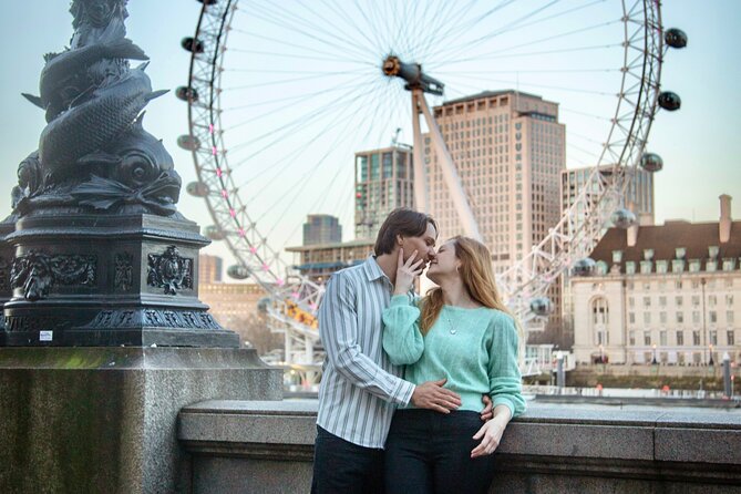 Private landmarks photoshoot for families and couples - Photo delivery: what “edited photos” usually means for your timeline