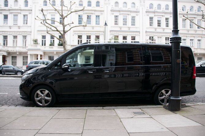 Private London Arrival Transfer - Airport to Hotel / Accommodation - Where the Driver Meets You in Each Airport