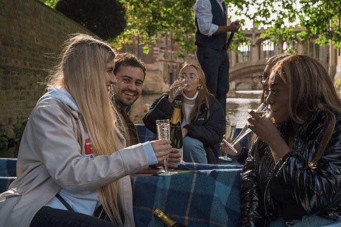 Punting Tour in Cambridge - Queens’ College and the Mathematical Bridge: photos you’ll actually want