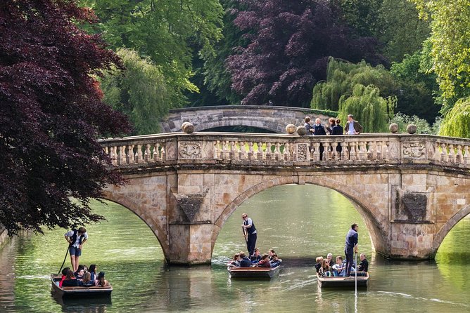Punting Tour in Cambridge - Guides and live commentary: how to get the most out of the stories
