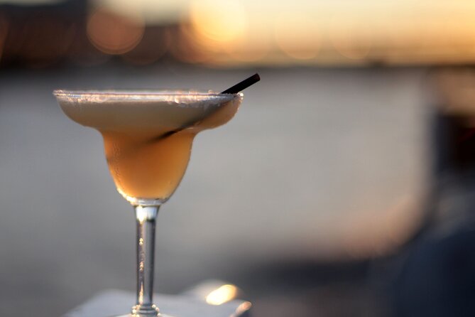 River Thames Evening Cruise with Sparkling wine and Canapés - Canapés, Sparkling Wine, and Live Music: What to Expect for Food and Fun