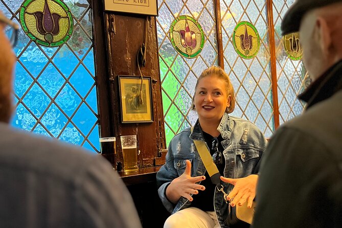 Royal Historic Pubs Walking Guided Tour in London - Royal and celebrity stories you will actually remember