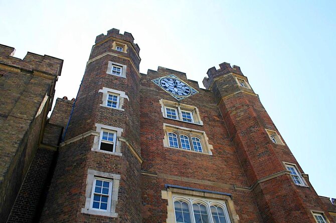 Royal Historic Pubs Walking Guided Tour in London - St James’s Palace stop: what you see and why it sets the tone
