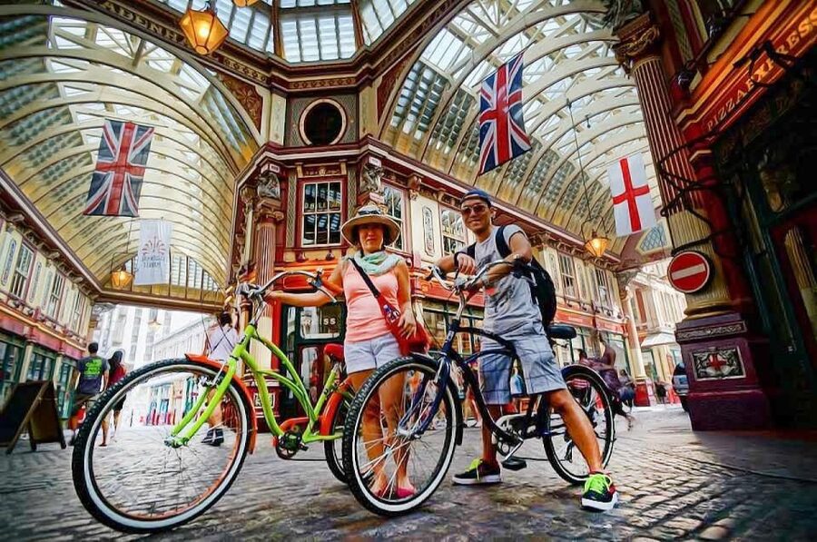 Secret London Tour by Bike - The East End Ride: Docks, Brick Lane, and Bow Bells in One Loop