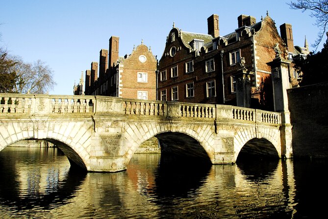 Shared Guided Punting Tour of Cambridge - How this shared punting tour keeps it fun and not chaotic
