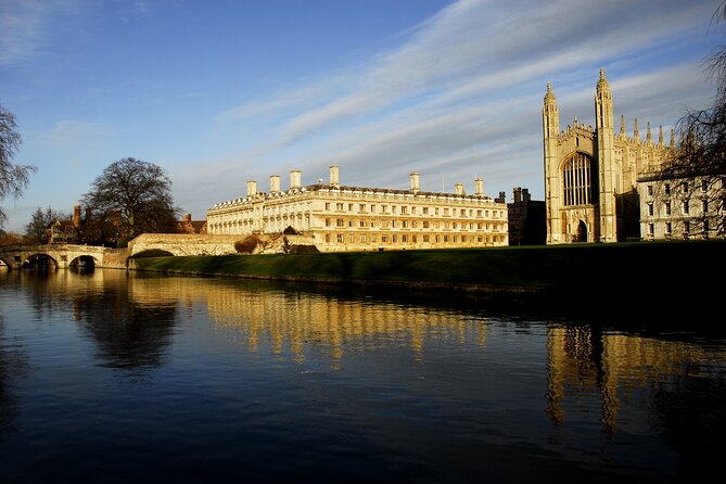 Shared Guided Punting Tour of Cambridge - Famous bridges and chapel details: why the guide matters here