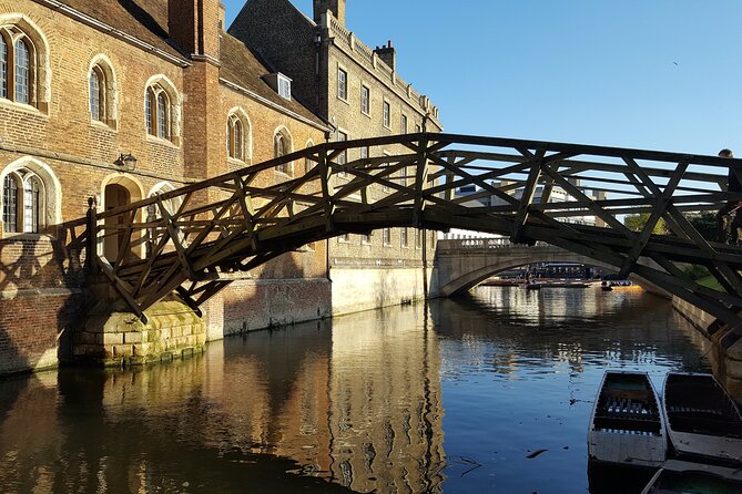 Shared Guided Punting Tour of Cambridge - Magdalene College, the oldest bridge, and the opening stretch of surprises