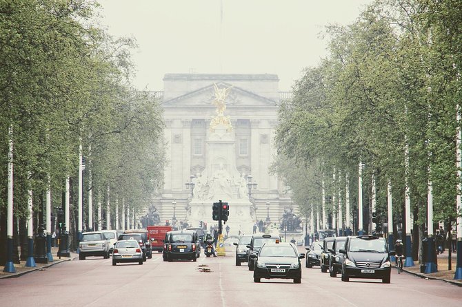 Shared Shuttle London Arrival Transfer - Airport to Hotel / Accommodation - The real game plan: meeting your driver after customs