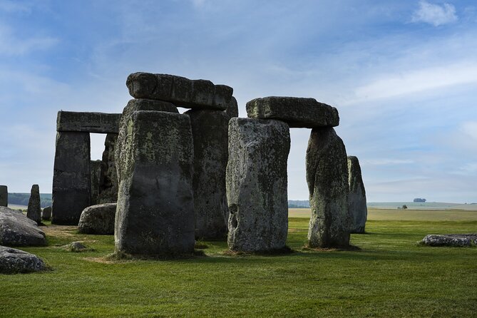 Small-Group Day Trip to Stonehenge, Bath and Windsor from London - From Marble Arch to Victoria: how the day is organized