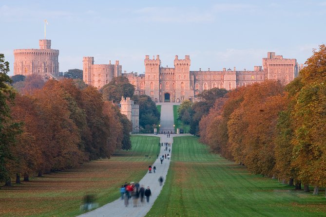 Stonehenge, Windsor Castle and Bath Full Day Guided Tour - The guide and driver quality: why the commentary can make or break the day