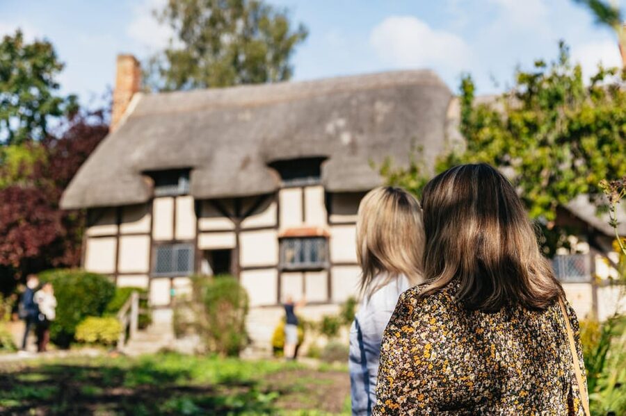 Stratford-upon-Avon: Anne Hathaway's Cottage Entry ticket - Staff help: how the experience stays friendly and easy to follow
