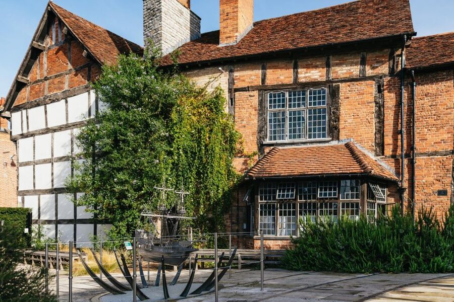 Stratford-upon-Avon: Shakespeare's Birthplace Ticket - Shakespeare Centre on Henley Street: Start Here and Get Oriented