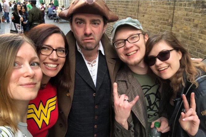 The Cloak and Dagger Tour in London - Stop 1 at the George Inn: the story starter you feel in your bones