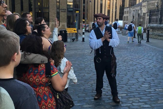 The Cloak and Dagger Tour in London - London Bridge stop: how the river shaped real ordinary lives
