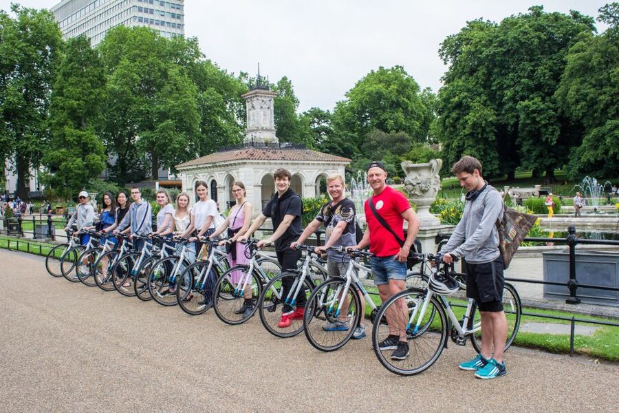 The London "Big Six" and a Pub. 5.5 hour tour - Buckingham Palace on wheels: a landmark moment without the queue