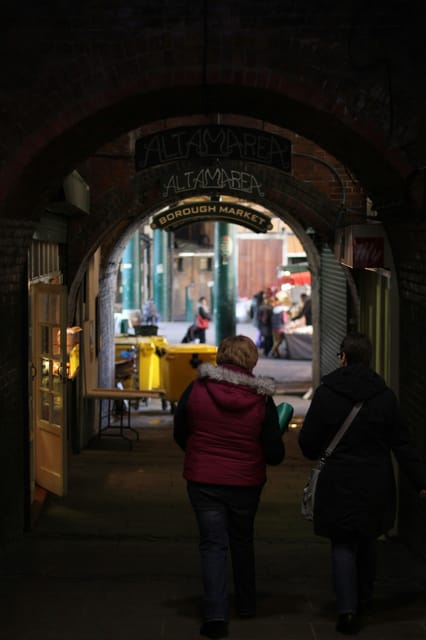 The most complete and exclusive Harry Potter tour in London - Leadenhall Market, the Leaky Cauldron stop, and food-market energy