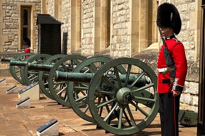 The Tower of London - Small Group Tour with a Local Expert - A 900-year story built around real rooms and real objects