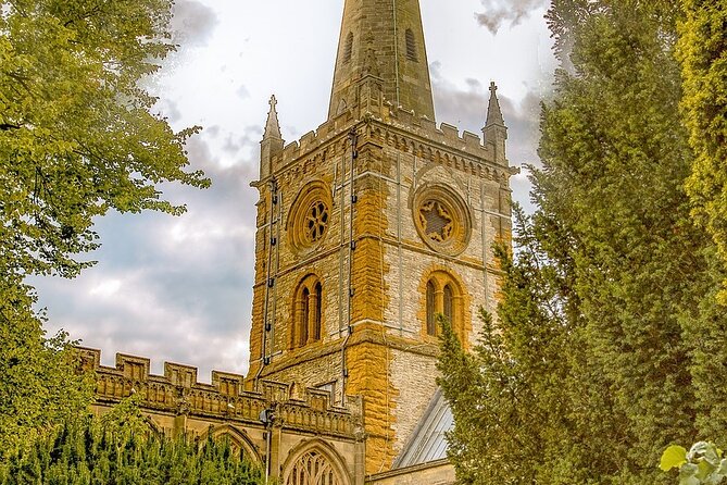 The WalkTalkShow.co.uk - Guided Tour of Stratford upon Avon - Town Hall Stratford-upon-Avon, and the Harvard connection