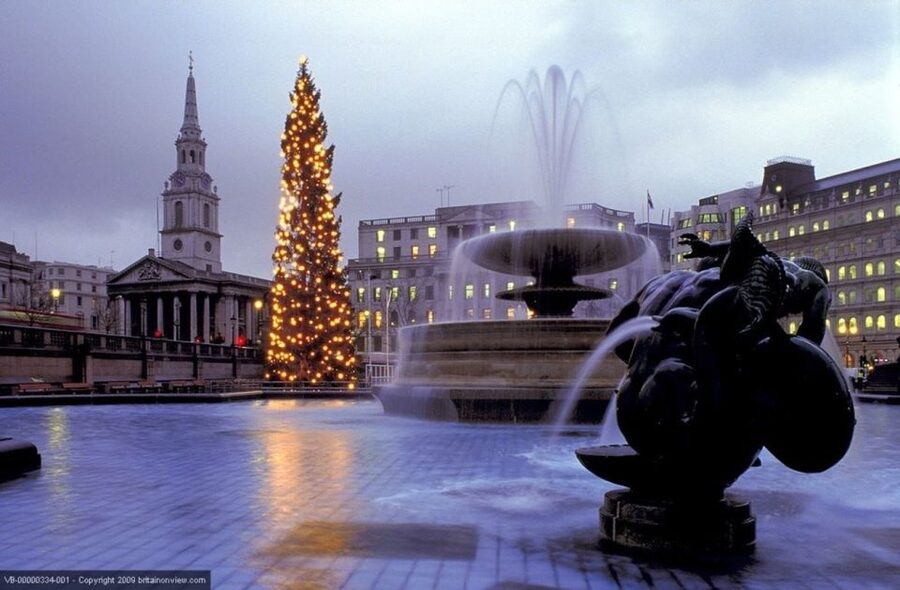 Tour of London and Christmas Day Lunch Cruise - The guide on the coach can make or break the day