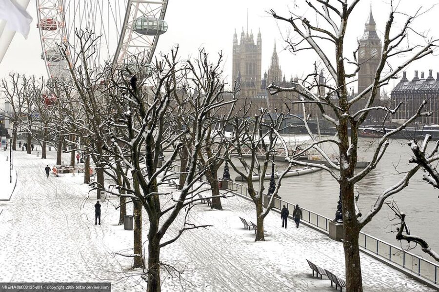 Tour of London and Christmas Day Lunch Cruise - Should you book this Christmas Day London bus and Thames lunch cruise?