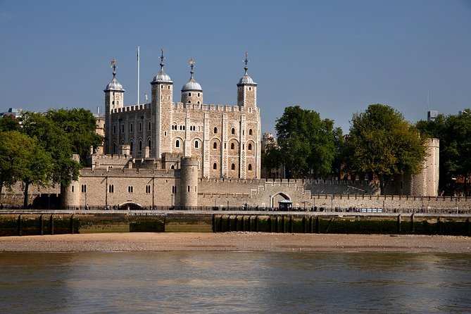 Tower of London and Crown Jewels Exhibition Ticket - Wall Walk and the Medieval Palace: Where You Catch Your Breath
