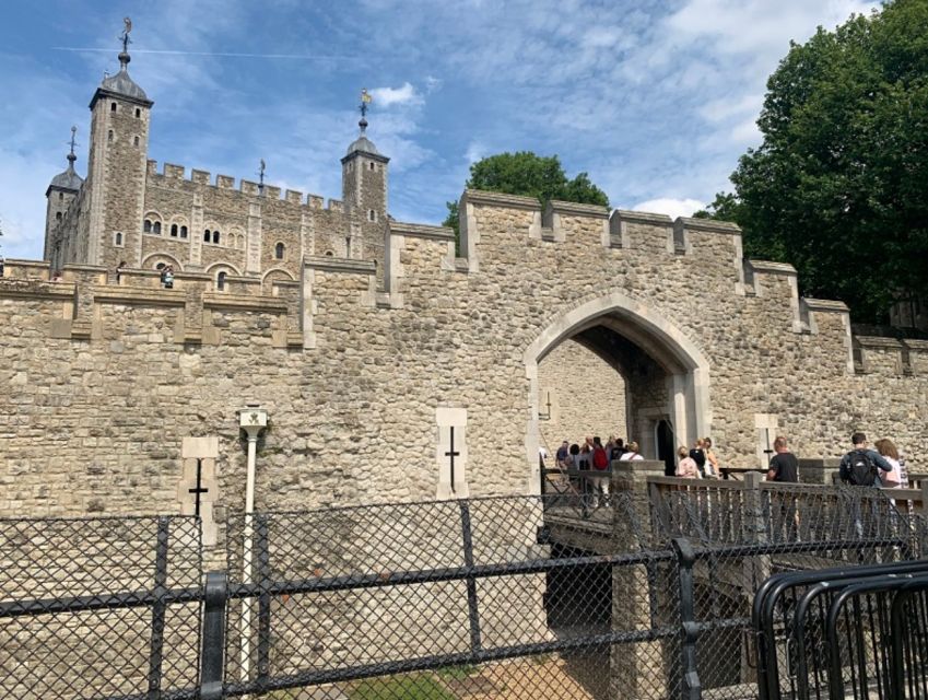 Tower of London: Early Access with Crown Jewels & Beefeaters - Tower Bridge photo stop and quick passes that keep things moving