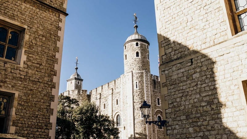 Tower of London Tour with Crown Jewels, plus River Cruise - White Tower and Armory: Seeing How Weapons and Roles Changed