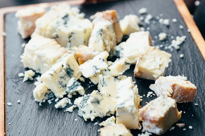 Ultimate London Cheese Crawl : Guided Food Tour - What You Actually Eat: Snacks, Light Lunch, and Cheese Samples