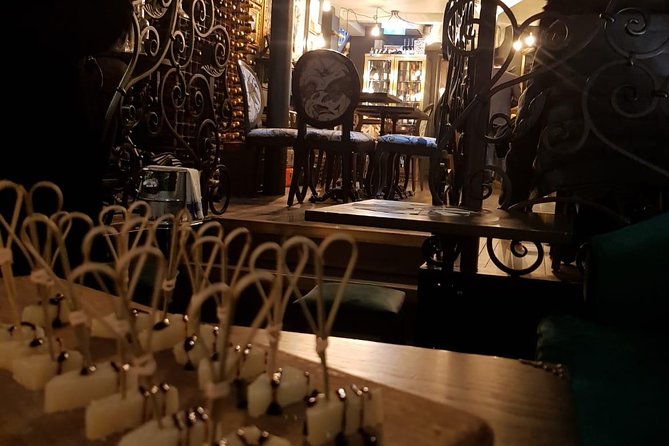 Ultimate London Cheese Crawl : Guided Food Tour - Weather and Comfort: Dress for Walking and Rain