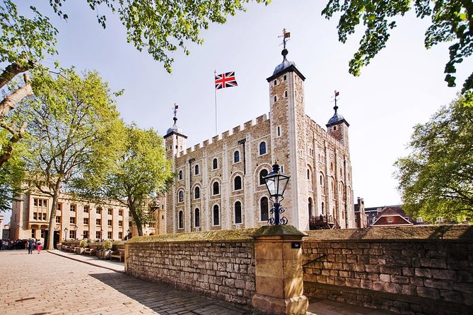 VIP Early Access: Opening Ceremony Tower of London & Bridge Entry - White Tower and Royal Armouries: Henry VIII era armor plus St John’s Chapel