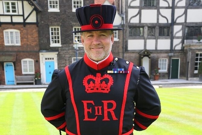 VIP Tower of London and Crown Jewels Tour with Private Beefeater Meet & Greet - The White Tower and Armory: armour you might not expect to love