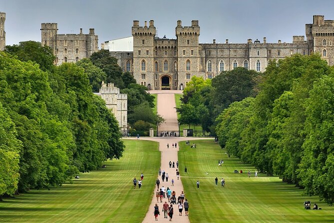 Windsor Castle Half Day Trip from London by Luxury Coach - Meeting at Earl’s Court (and the Earlier Victoria Pickup)