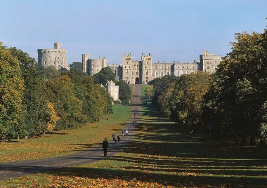 Windsor: Golden Tours Open Top Hop-on Hop-off Bus Tour - Windsor Castle and the Long Walk: Where Your Day Becomes Royal