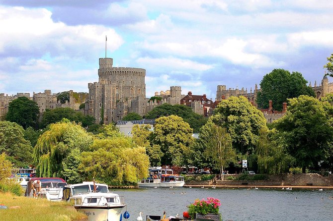 Windsor, Stonehenge and Bath Day Trip from London Spanish - Windsor Castle: what you really get in 1.5 hours