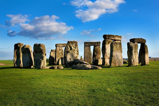Windsor, Stonehenge and Bath Trip from London - When Windsor Castle Is Closed: Free Time in Town